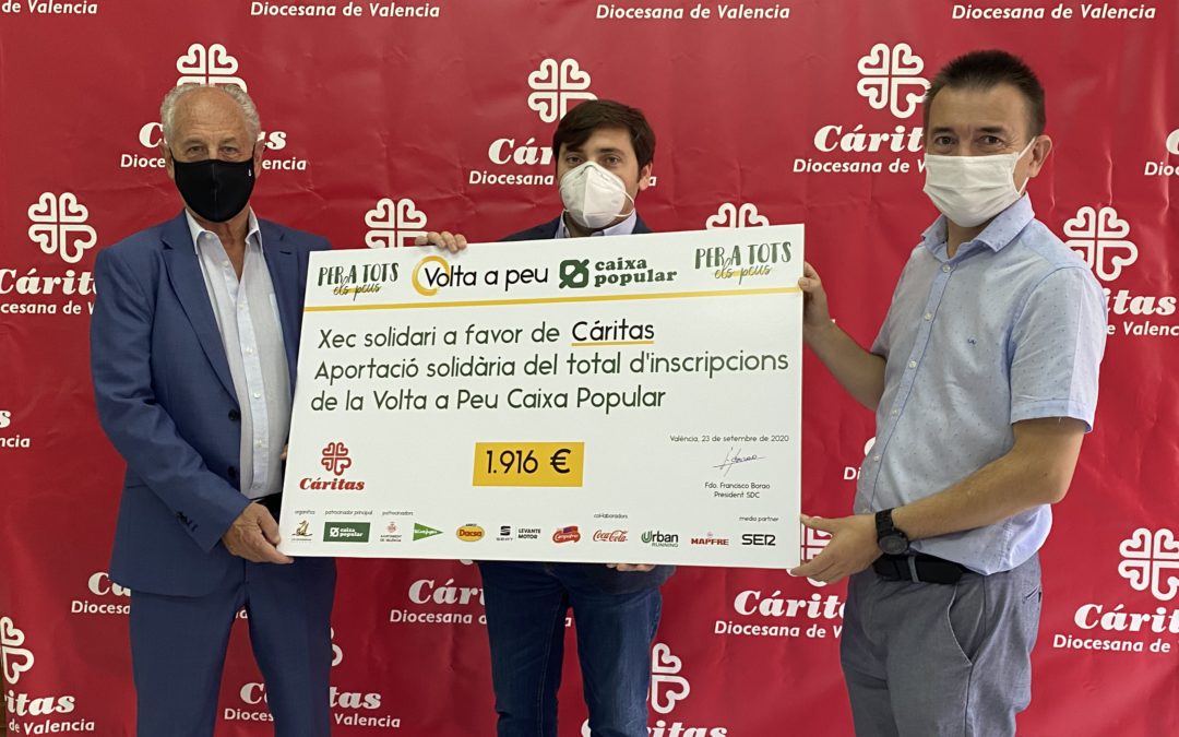 Volta a Peu València Caixa Popular dona 1.916€ a Cáritas gracias a la solidaridad de los participantes de la carrera popular